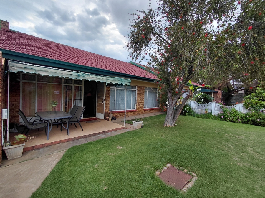 To Let 2 Bedroom Property for Rent in Doringkruin North West